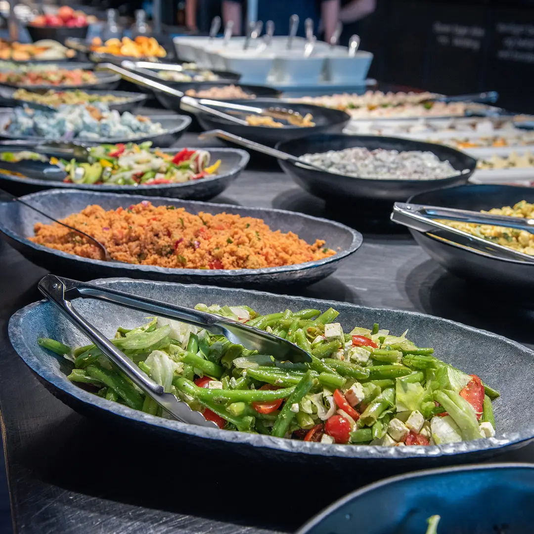 Sund og farverig buffet fra Dalle Valle i Copenhagen Designer Outlet.  